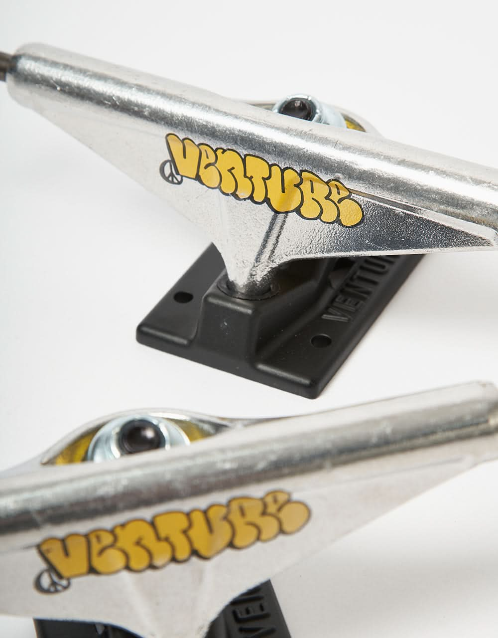 Venture Throw TM 5.8 High Skateboard Trucks (Pair)