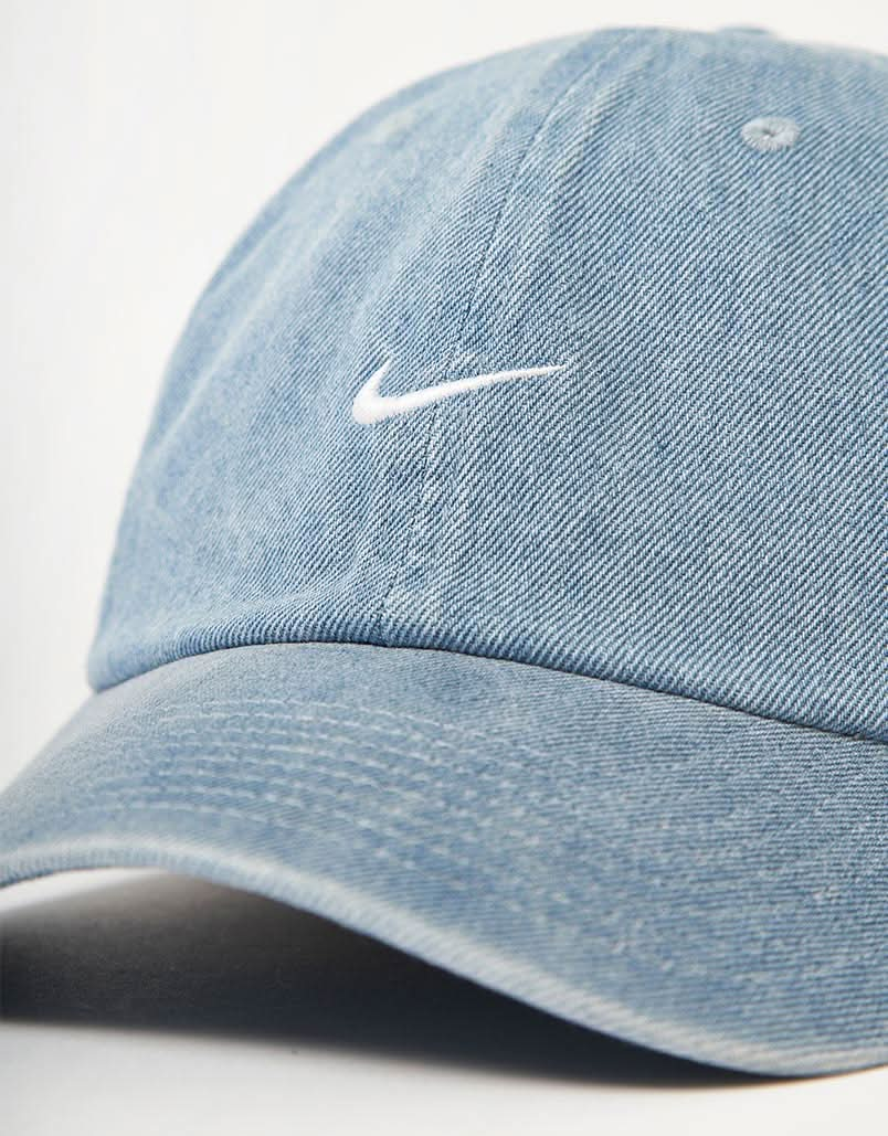 Cappellino in denim non strutturato Nike SB - Tempesta Egea/Blu Tuono/Bianco