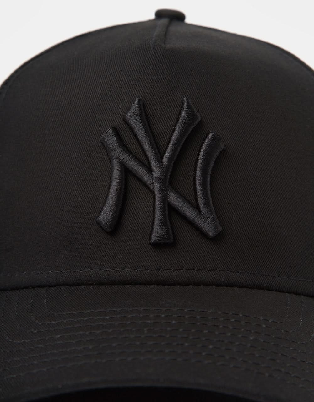 New Era New York Yankees Monochrome E Frame Cap  - Black