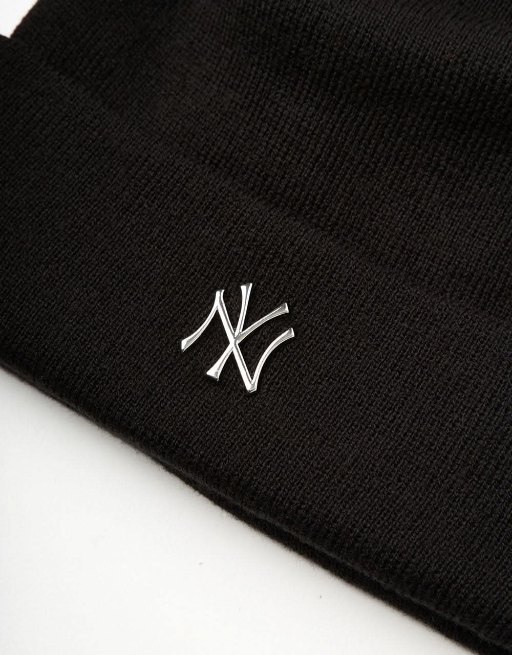 New Era New York Yankees Metallic Cuff Beanie - Black