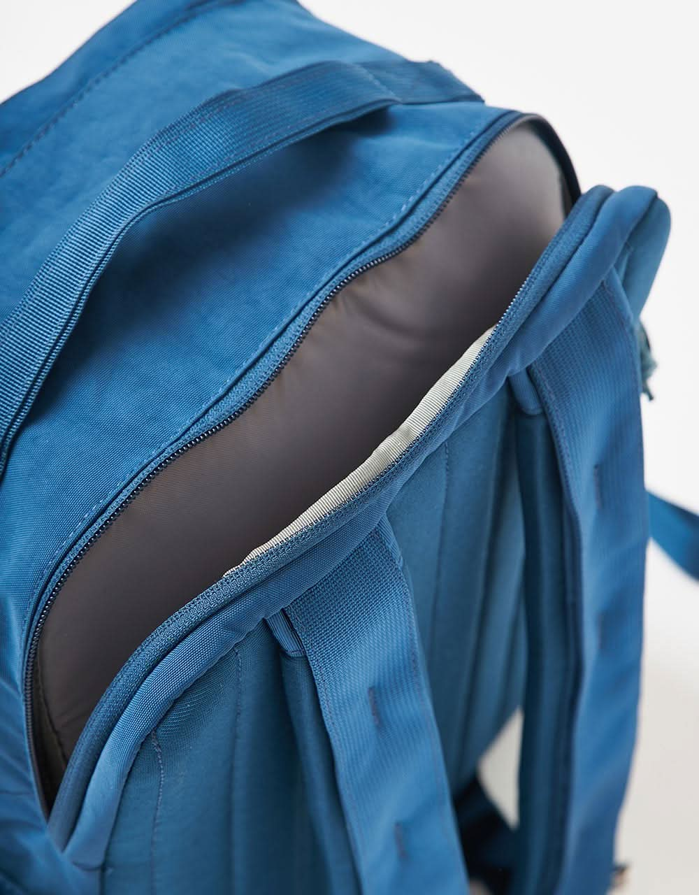 The North Face Berkeley Backpack - Midnight Petrol/Algae Blue