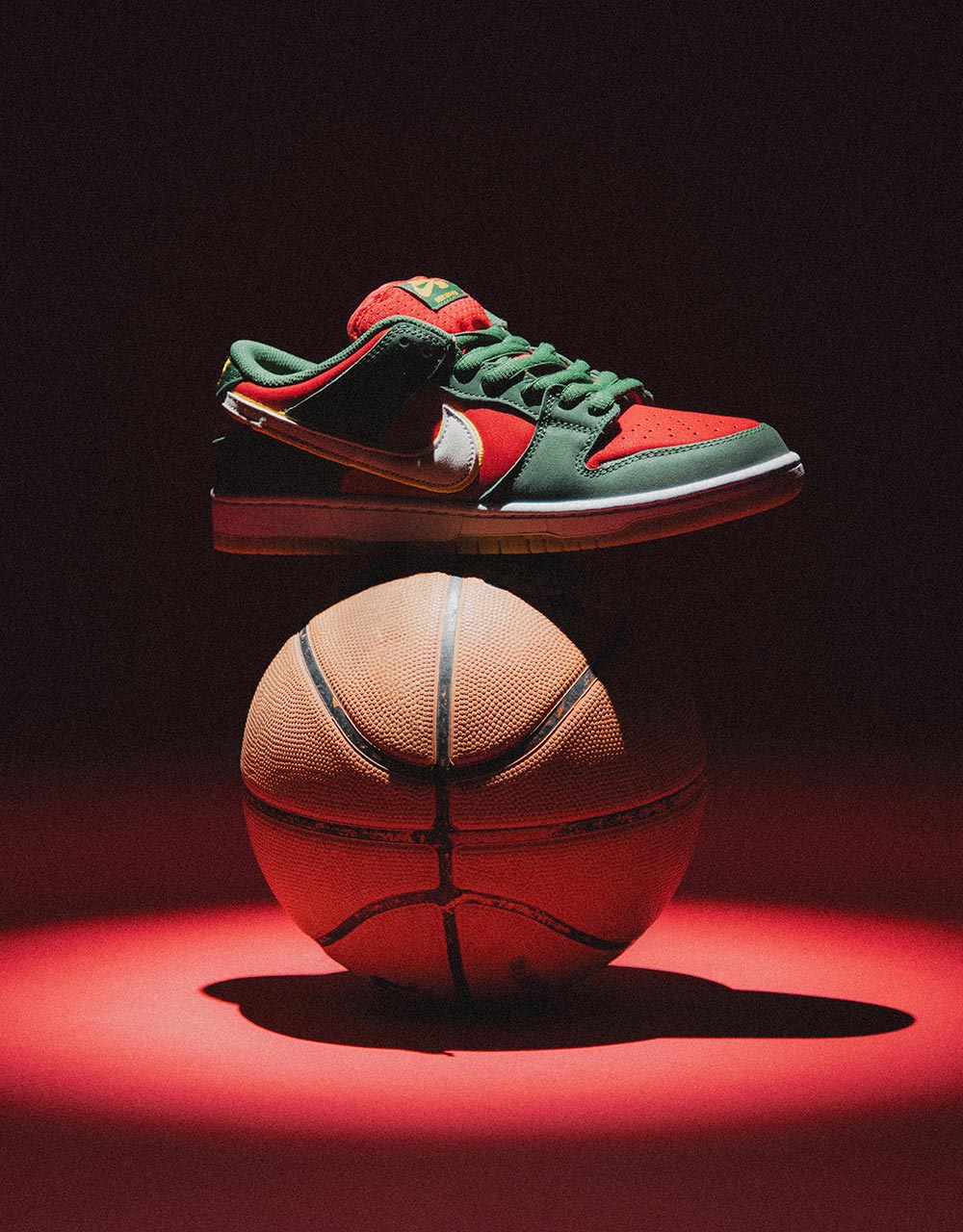 Nike SB 'Seattle SuperSonics' Dunk Low Pro Premium Skate Shoes - Fir/White-University Gold-Fire Red