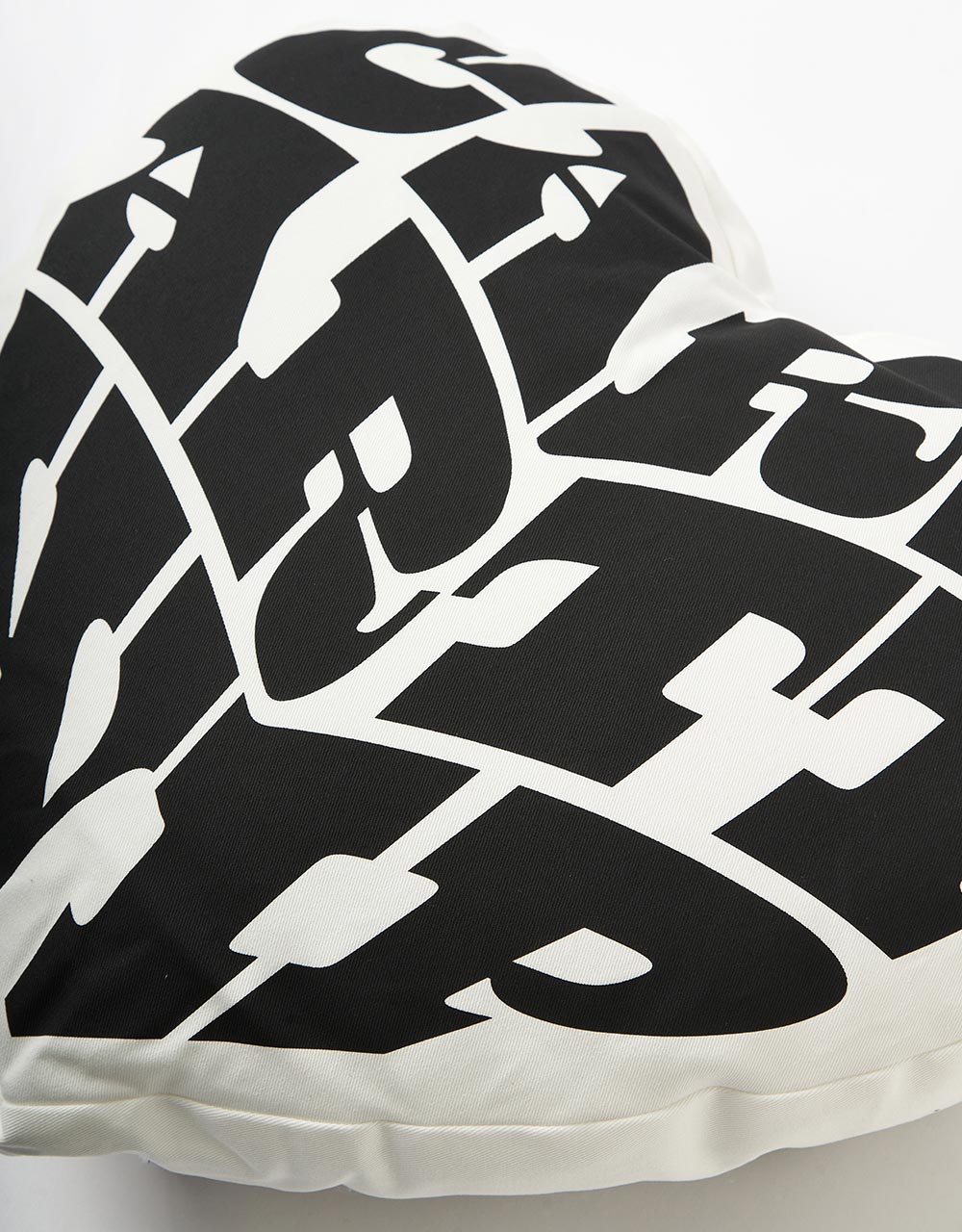 Carhartt WIP Heartbreaker Pillow - White/Black