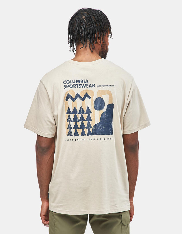 Columbia Explorers Canyon™ Back T-Shirt - Dark Stone/Explore Outdoors