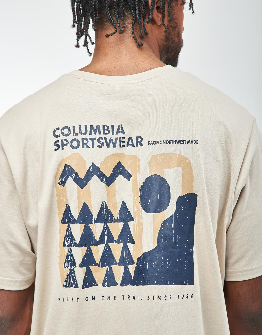 Columbia Explorers Canyon™ Back T-Shirt - Dark Stone/Explore Outdoors