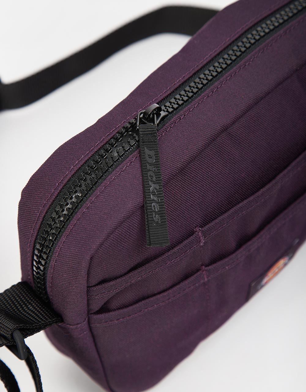 Dickies Moreauville Messenger Cross Body Bag - Plum Perfect