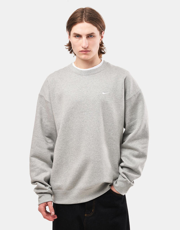 Nike Solo Swoosh Crew - Dark Grey Heather/White