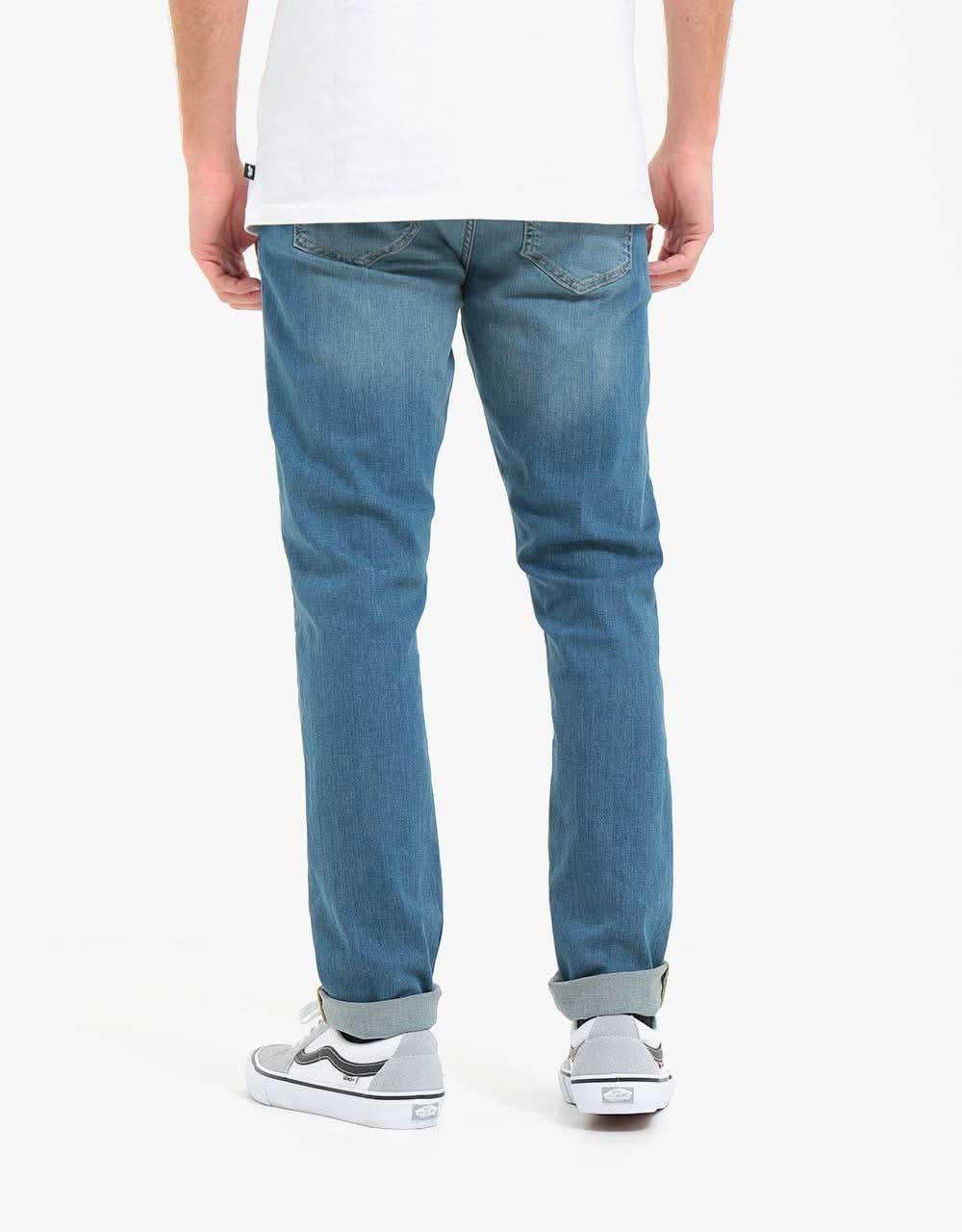 Route One Slim Denim Jeans – verwaschenes Blau