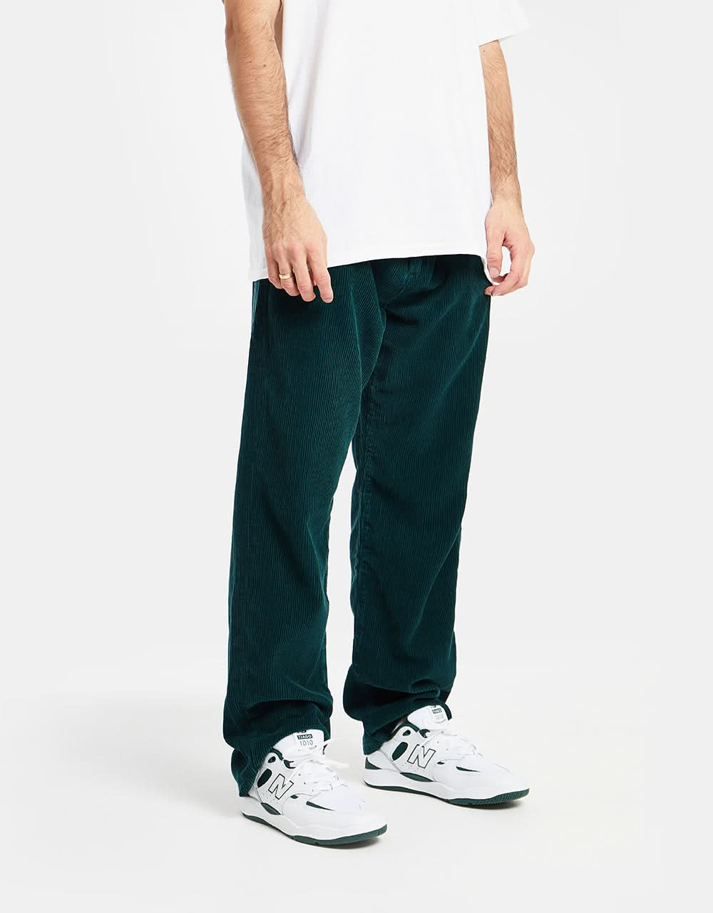 Route One Relaxed Fit Big Wale Cords – Waldgrün