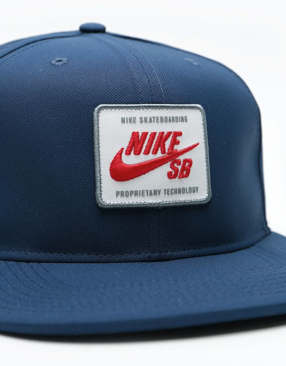 Nike SB Aerobill Pro 2.0 Snapback Cap - Midnight Navy/University Red