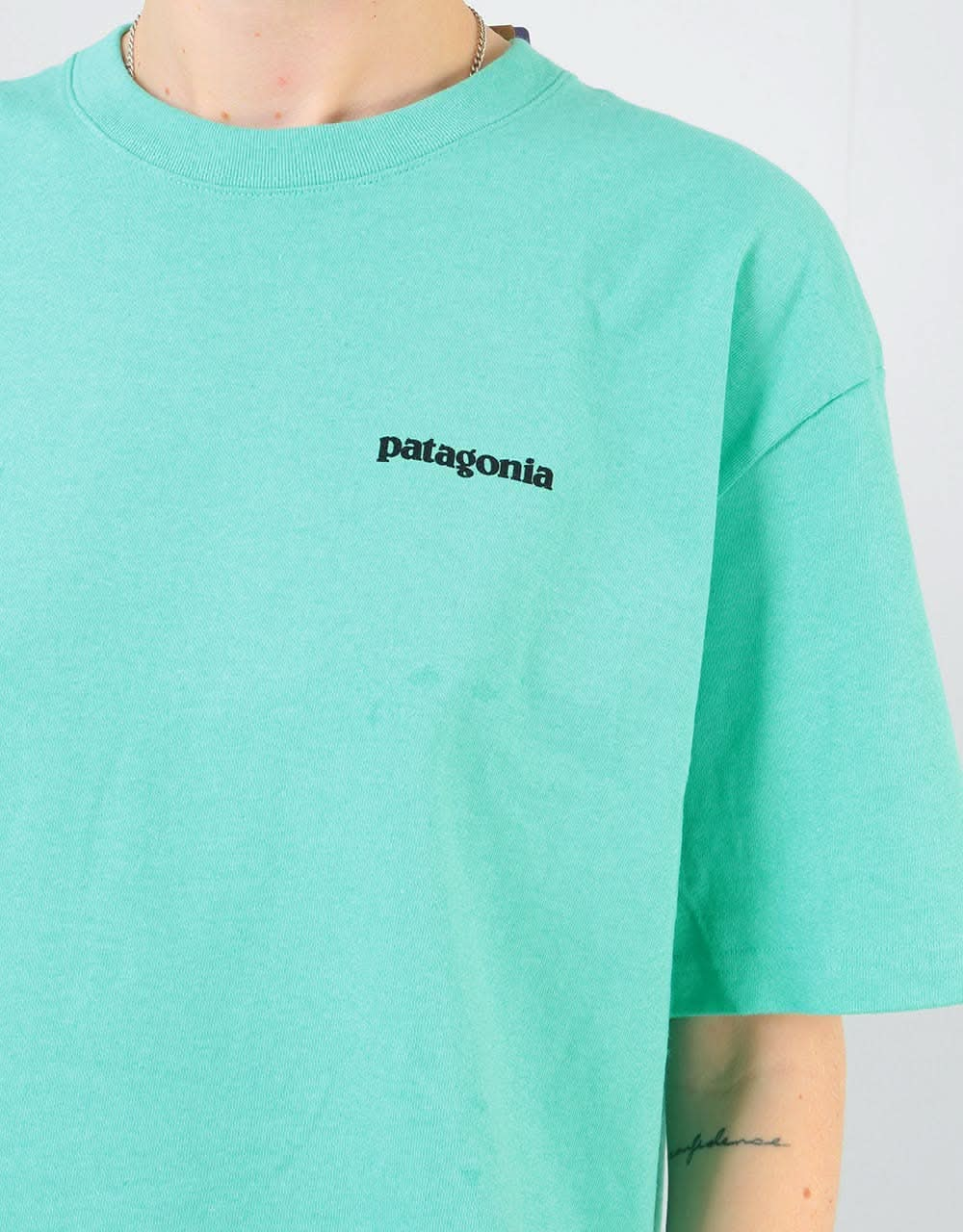 Patagonia Womens P-6 Logo Oversized Responsibili-Tee® - Vjosa Green