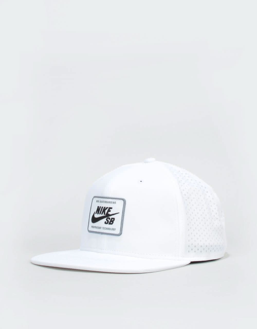 Nike SB Aerobill Pro 2.0 Snapback Cap - White/Black