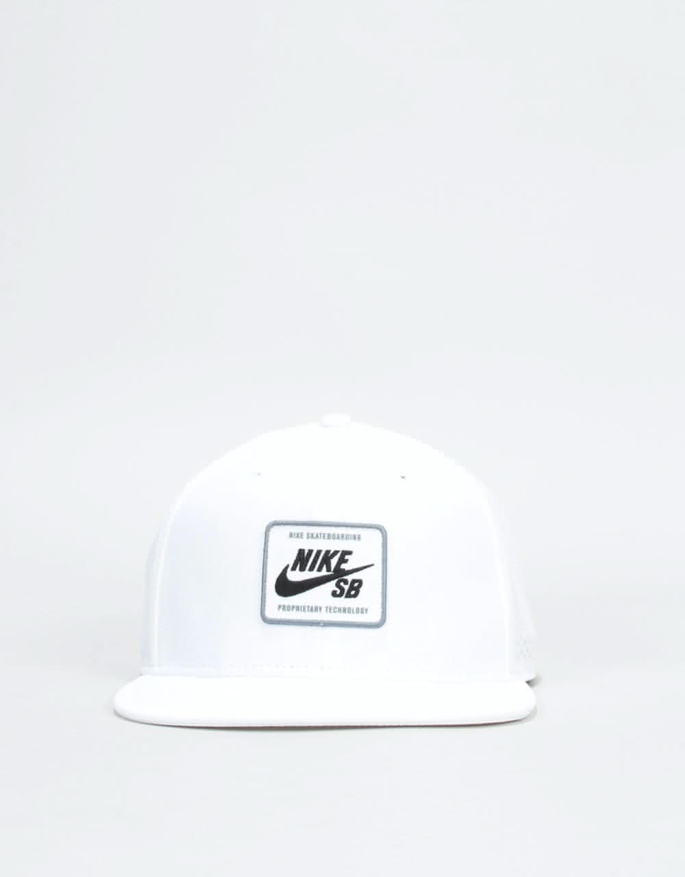 Nike SB Aerobill Pro 2.0 Snapback Cap - White/Black