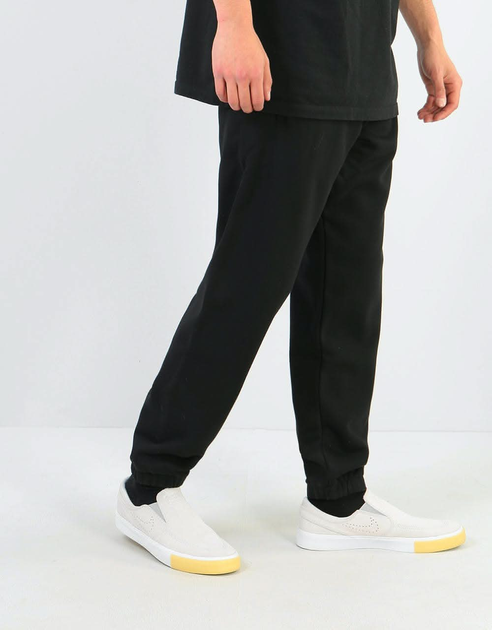 Carhartt WIP Chase Sweatpants - Black/Gold