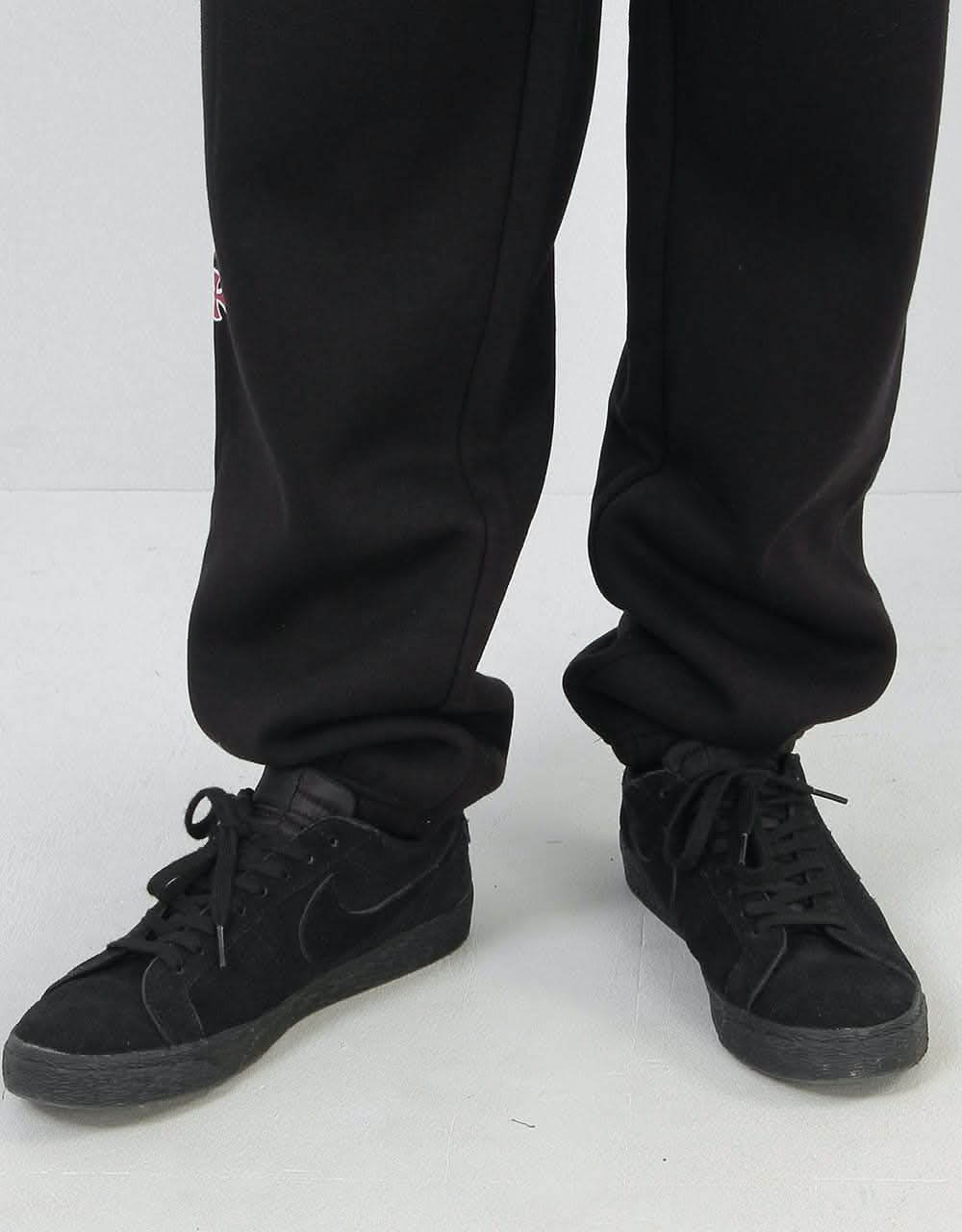 Independent Bar Cross Sweatpants - Black