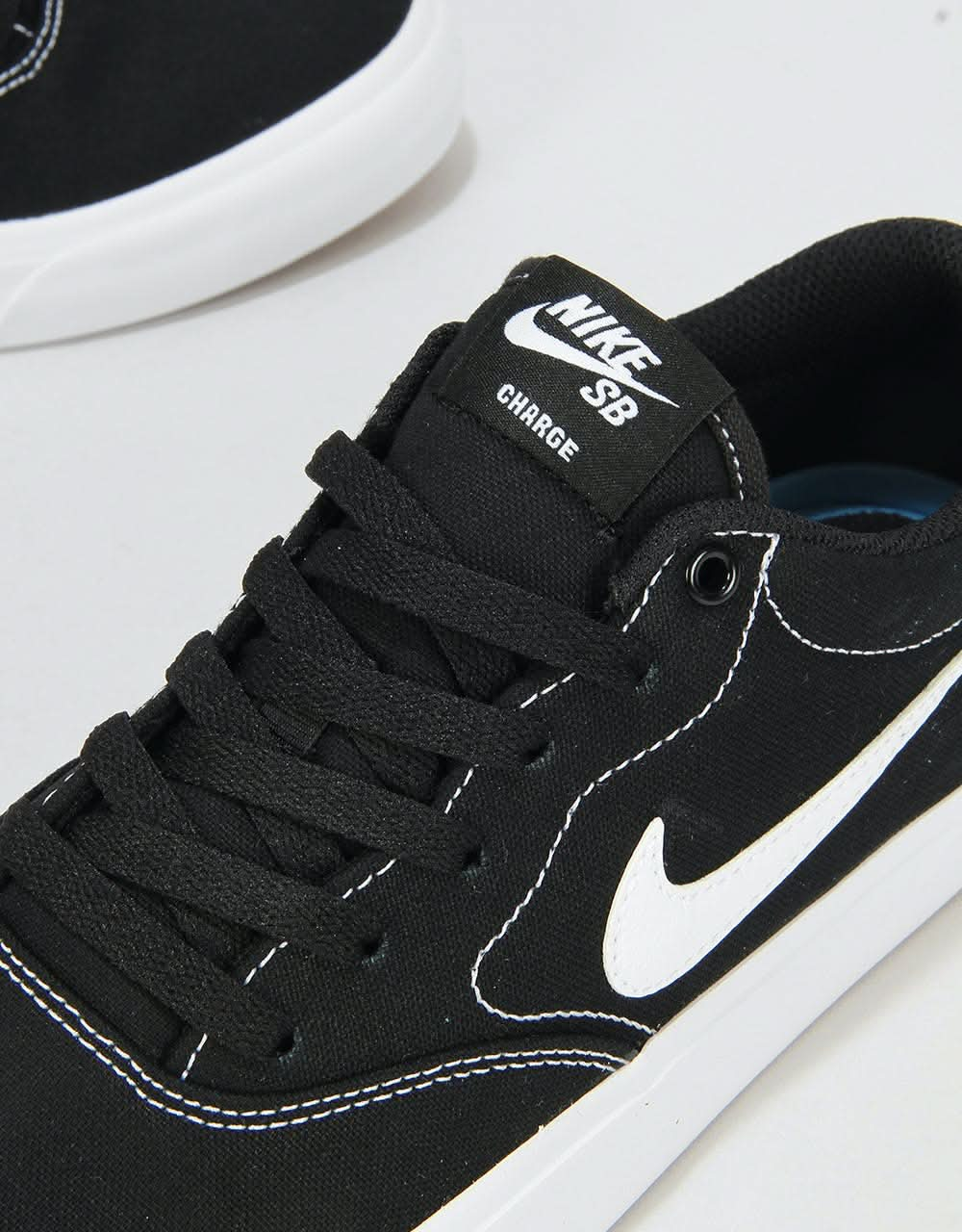 Nike SB Charge Solarsoft Canvas Skate Shoes - Black/White-Black-Gum