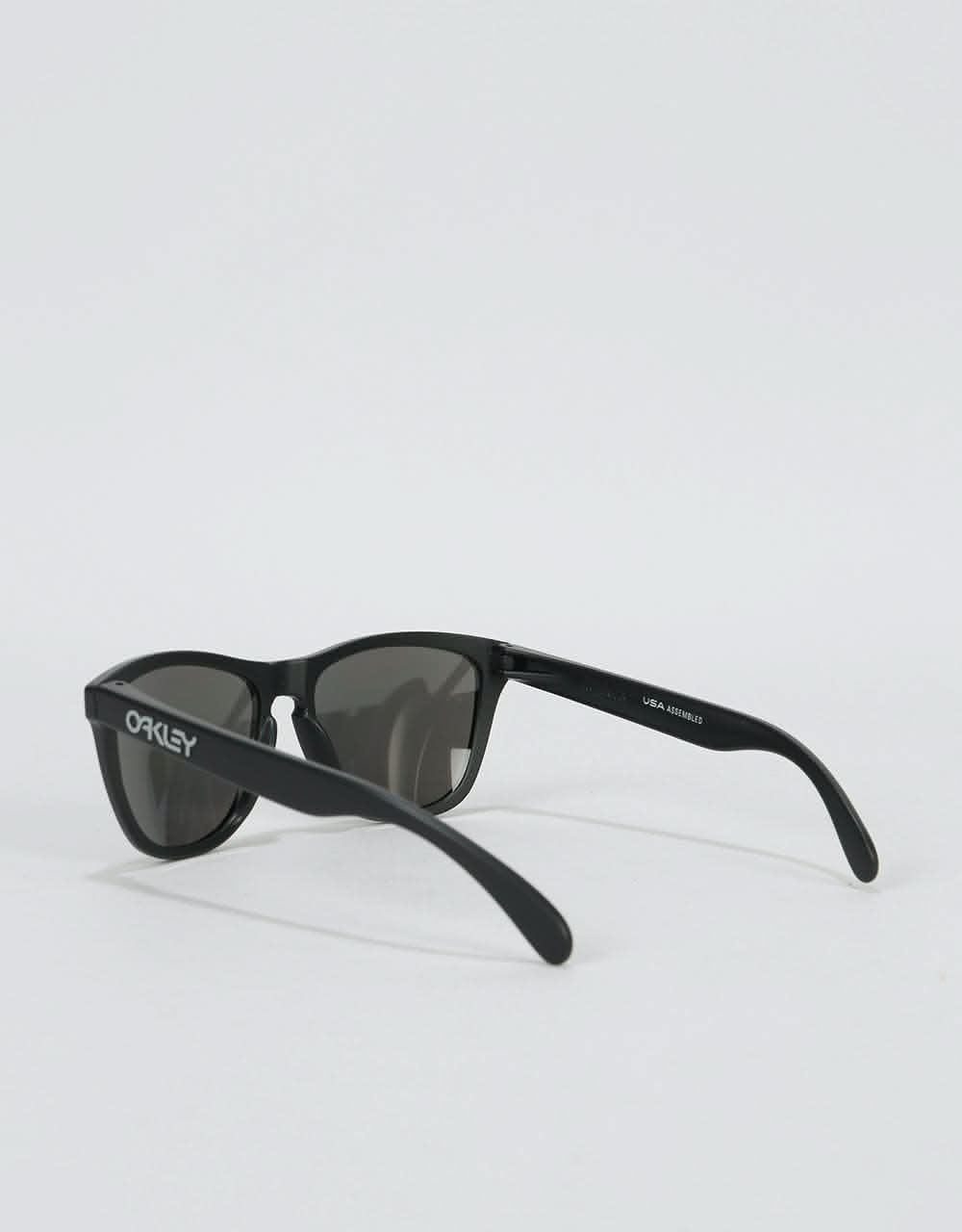 Oakley Frogskins Sunglasses - Matte Black (Prizm Black Polarized Lens