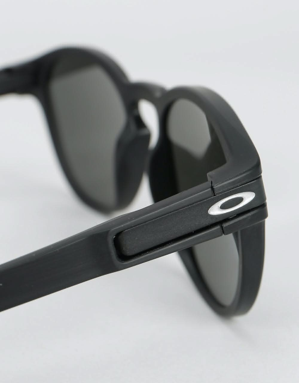 Oakley Latch Sunglasses - Matte Black (Prizm Black Lens)