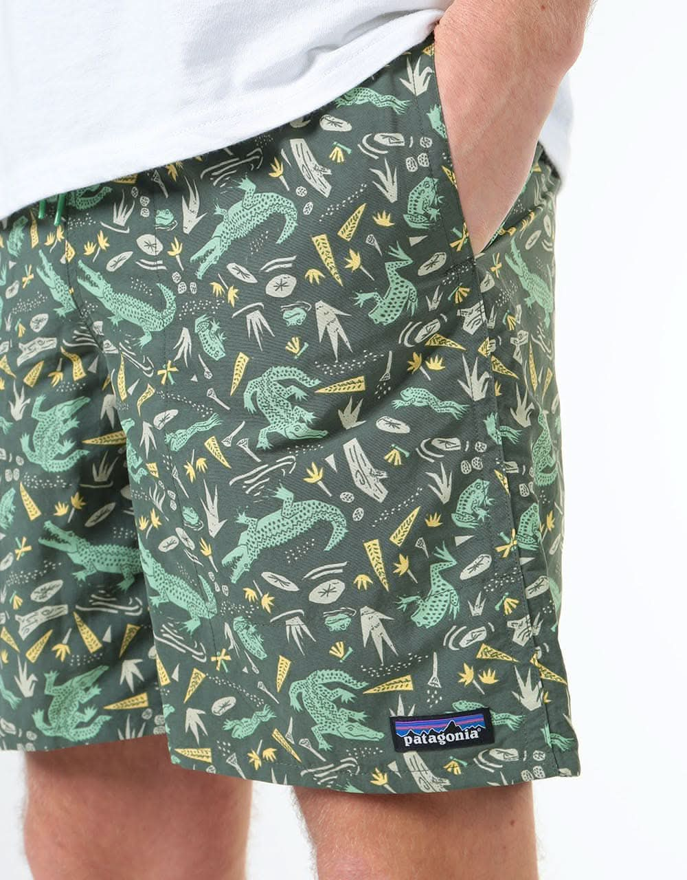 Patagonia Baggies™ Longs 7" Shorts - Alligators and Bullfrogs:Kale Green