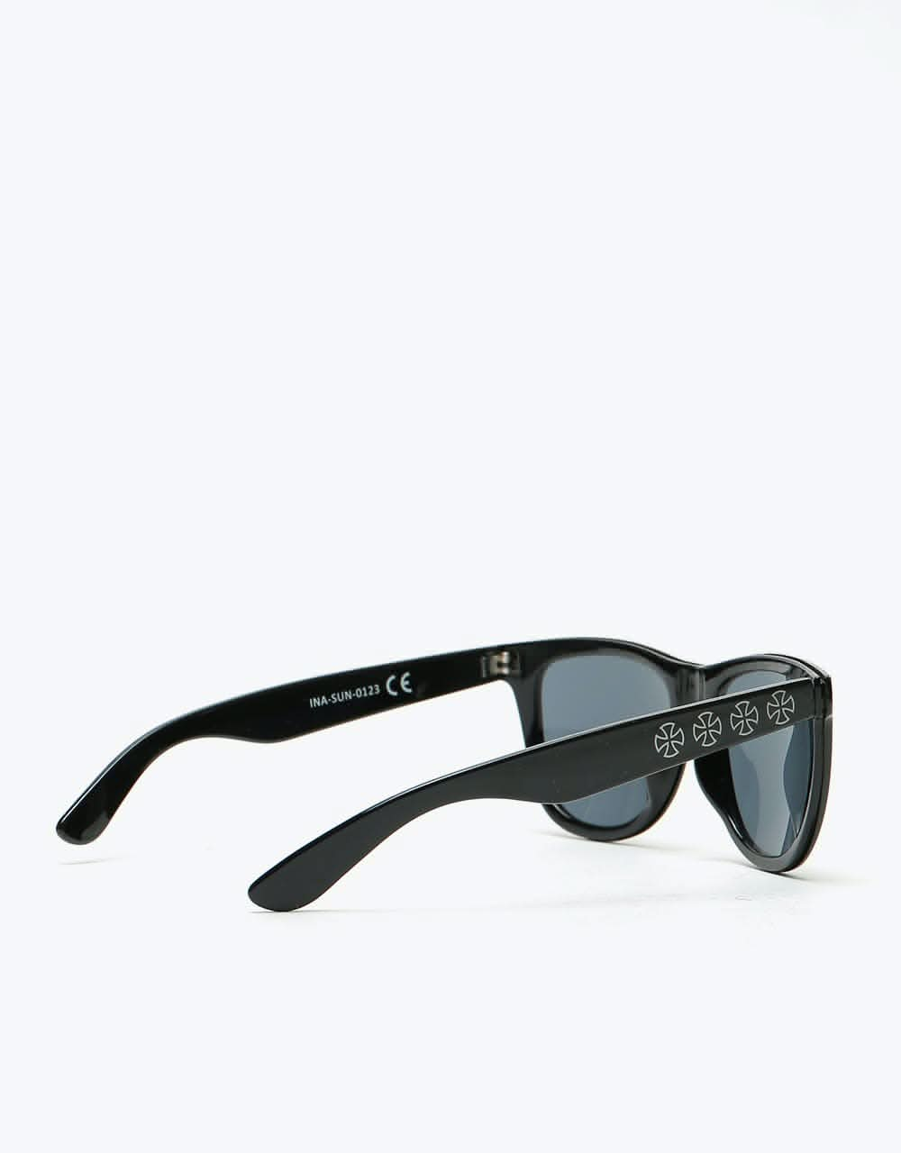 Independent Manner Sunglasses - Black