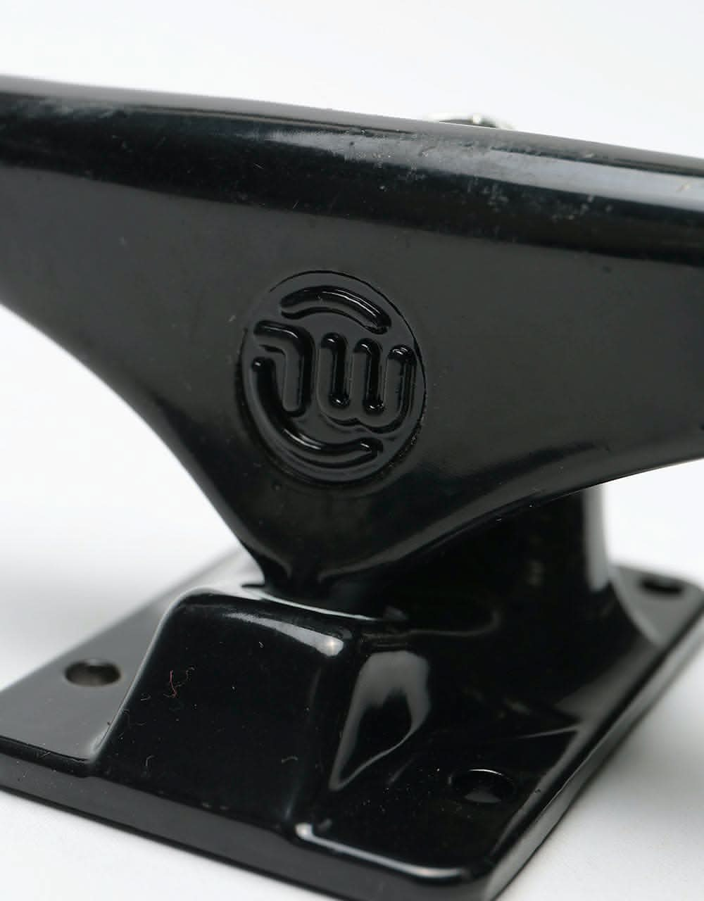 Mini Logo 7.63 Standard Skateboard Trucks