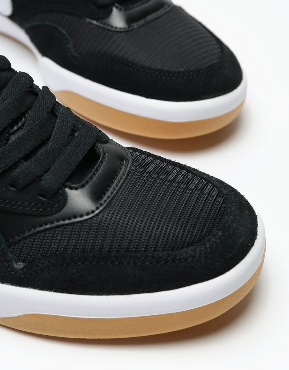 Nike SB GTS Return Skate Shoes - Black/White-Black-Gum Light Brown