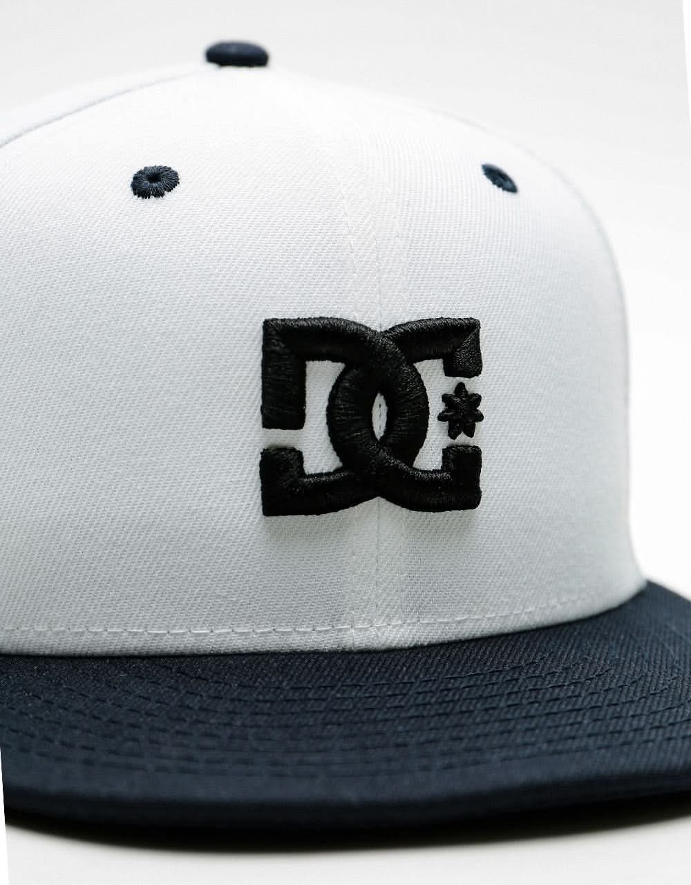 DC Empire Fielder Snapback Cap - White