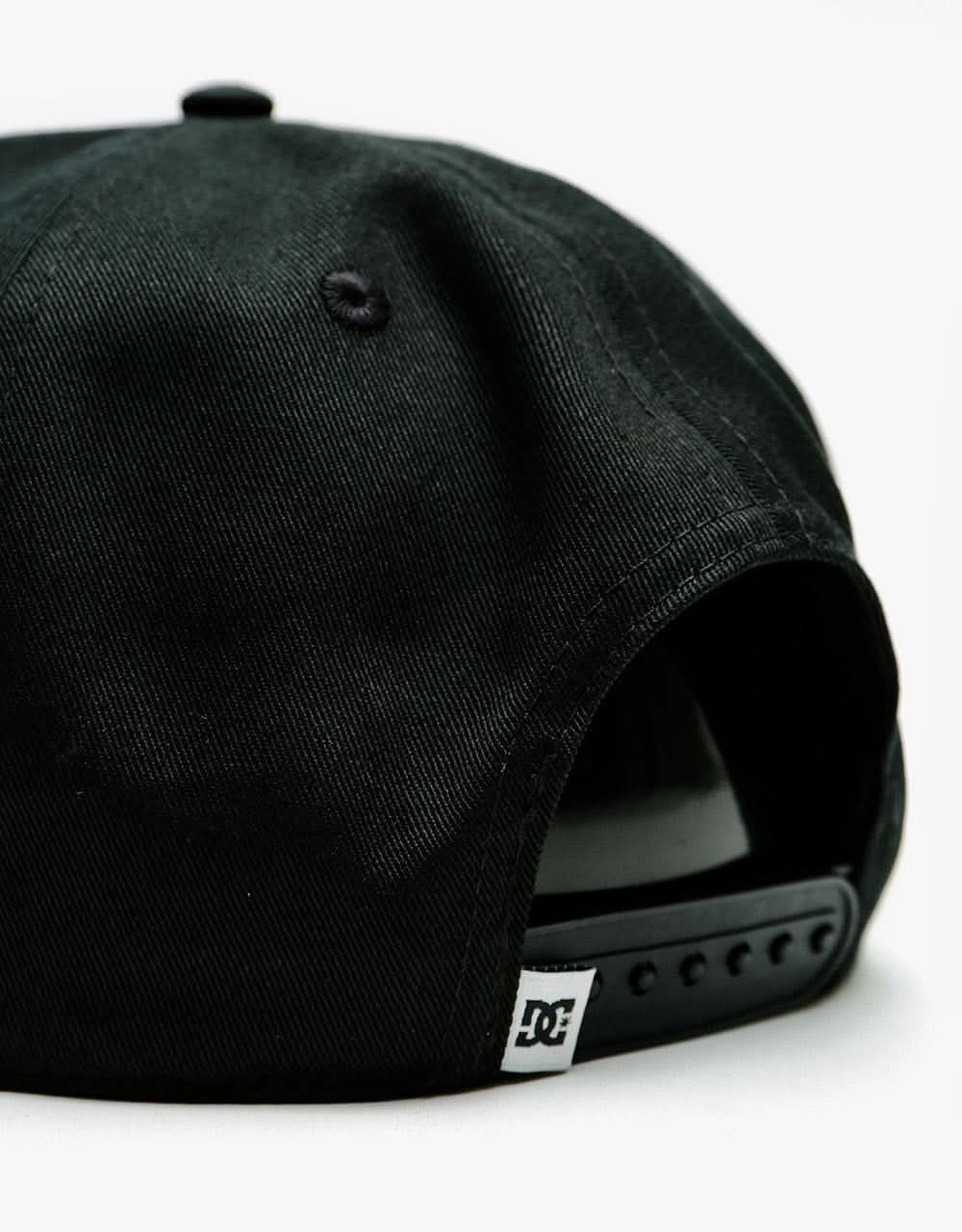 DC Reynotts 4 Snapback Cap - Black