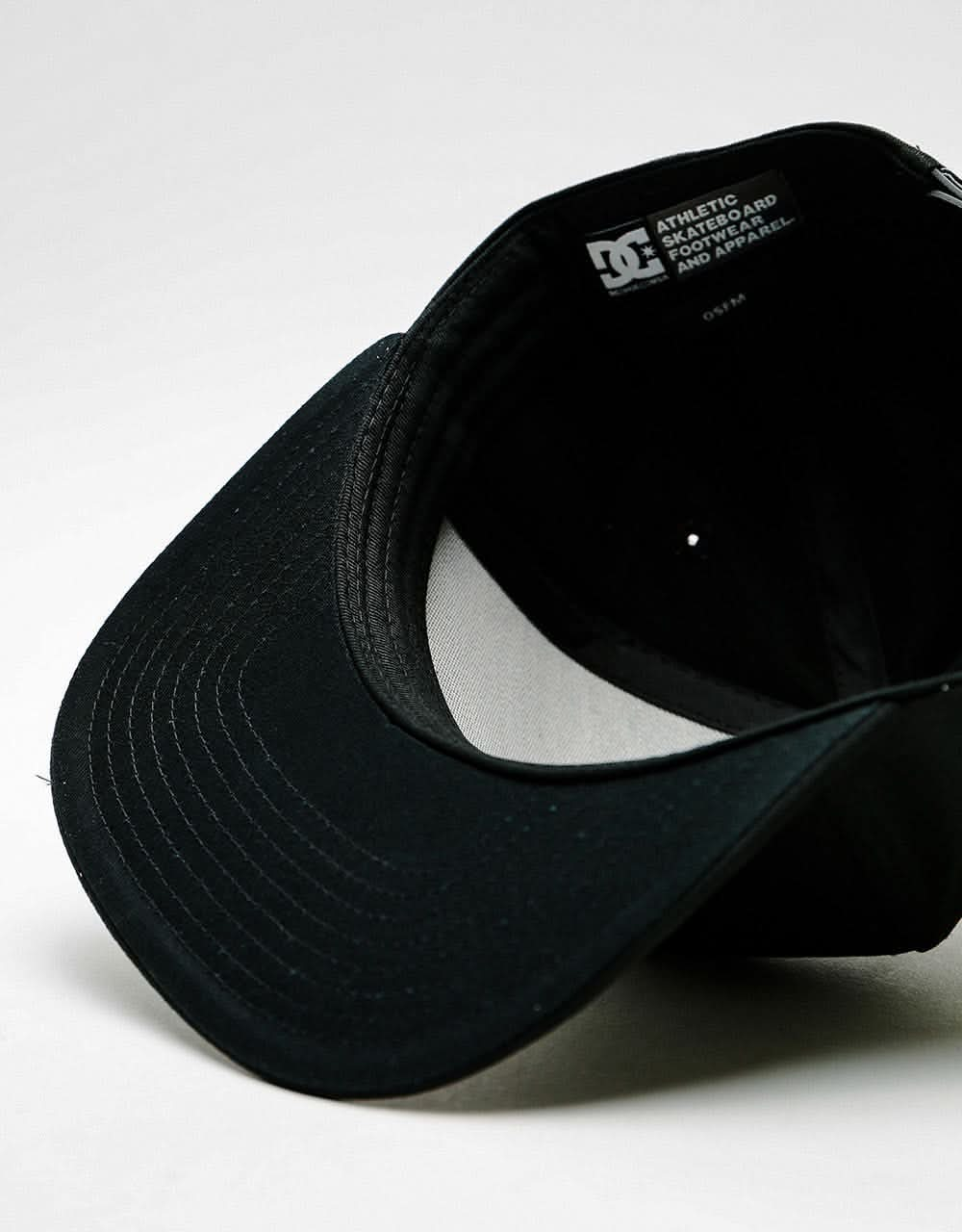 DC Reynotts 4 Snapback Cap - Black