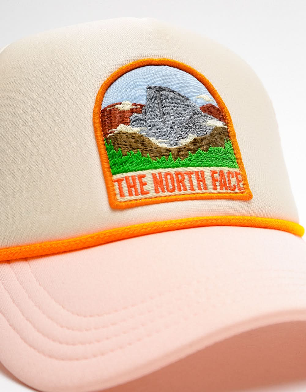 The North Face Valley Trucker Cap - Evening Sand Pink/Vintage White