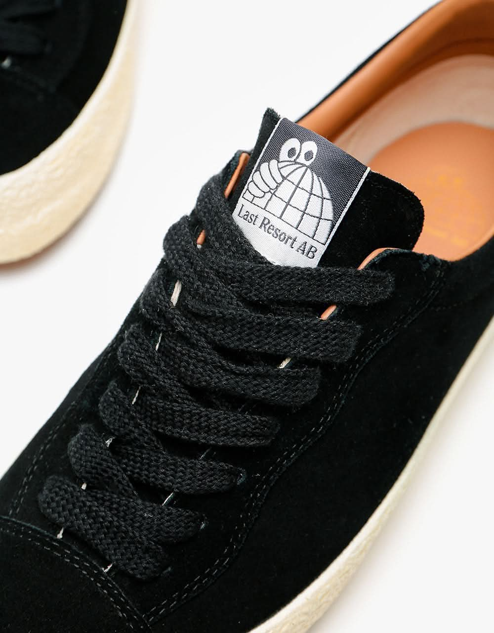 Last Resort AB VM002 Suede Lo Skate Shoes - Black/White