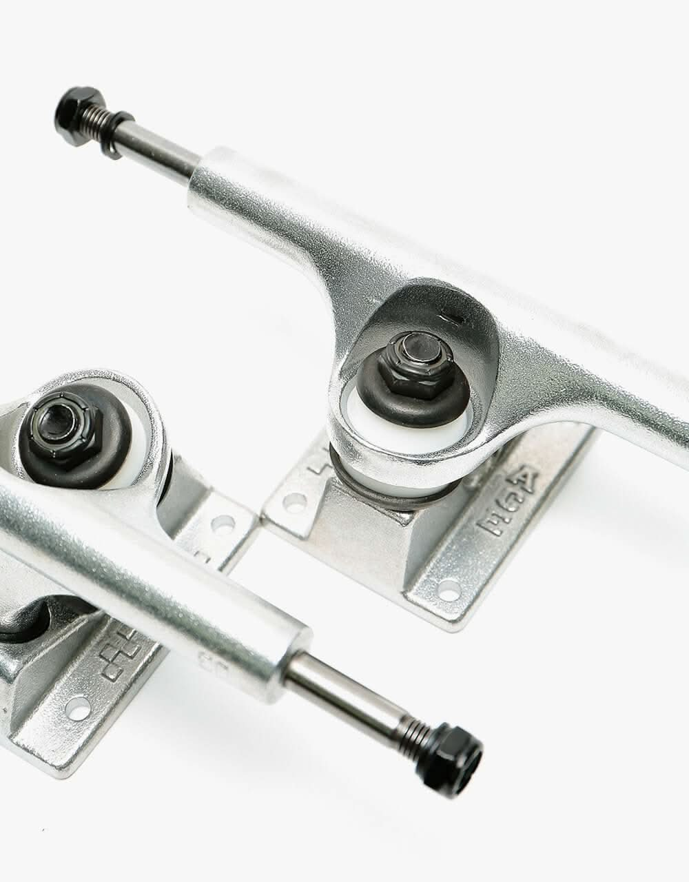 Ace 03 Low Skateboard Trucks - Polished (Pair)