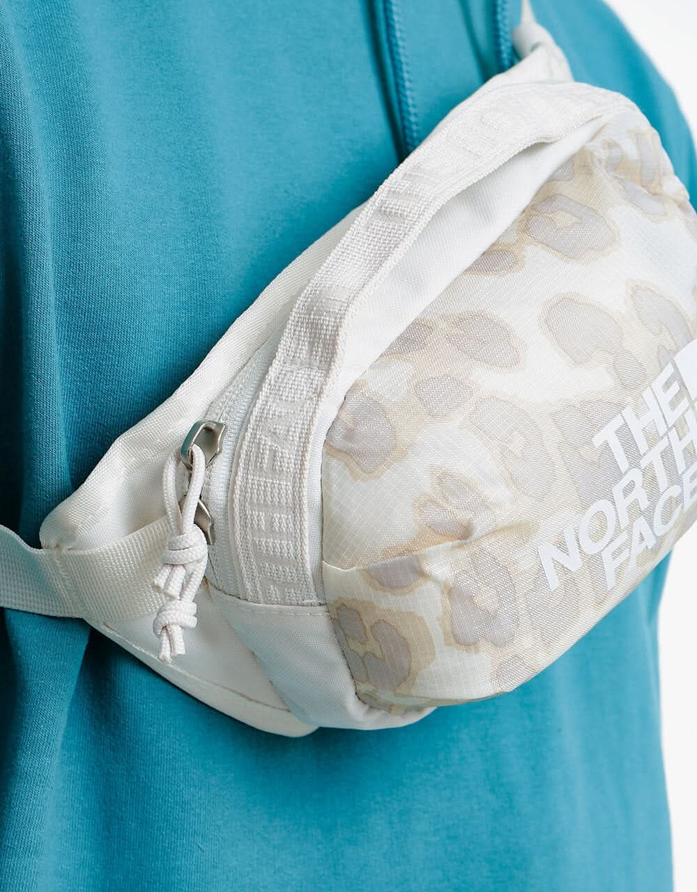 The North Face Bozer Hip Pack III Small Cross Body Bag - Silver Grey Leopard Print/Gardenia