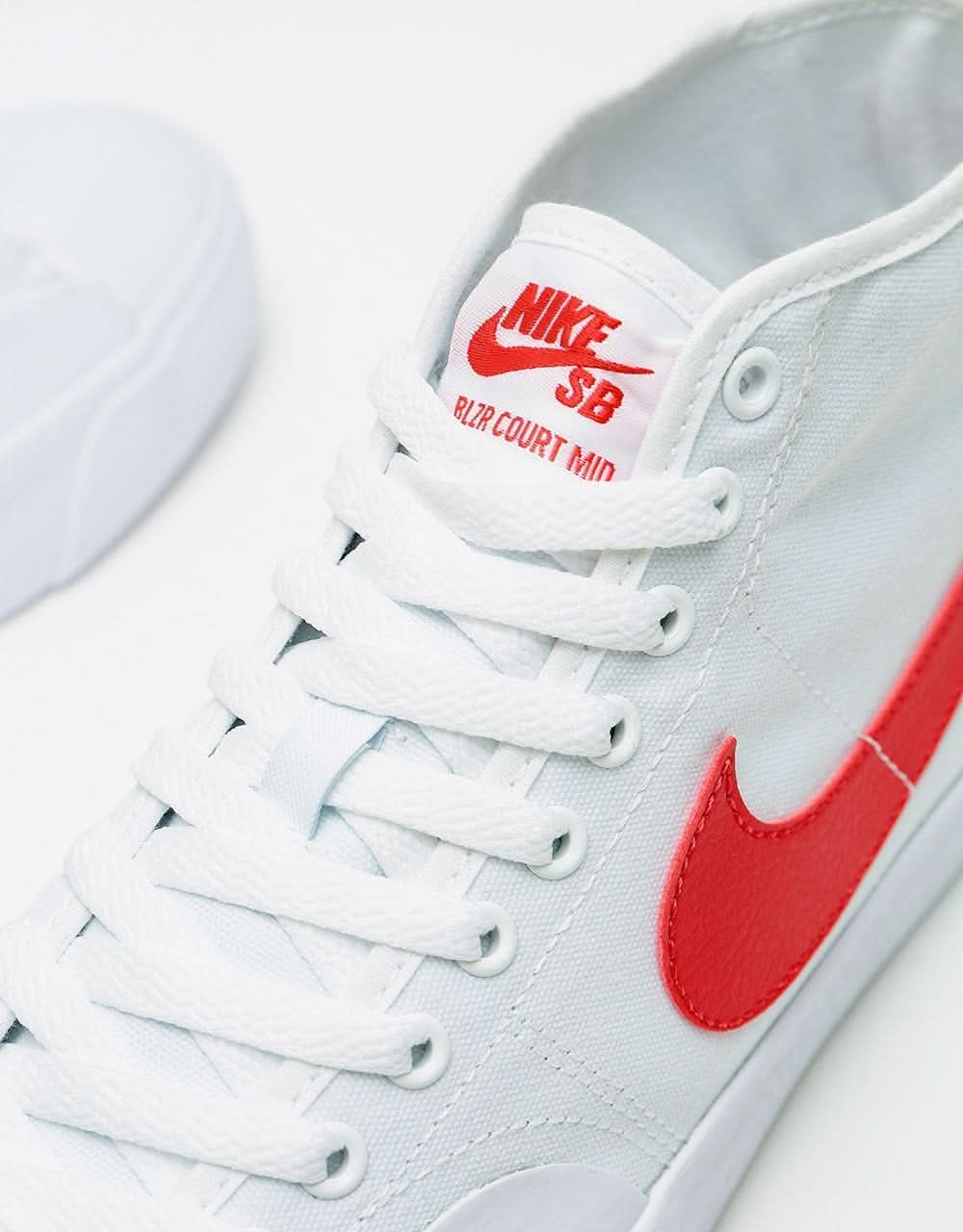 Nike SB BLZR Court Mid Skate Shoes - White/University Red-White