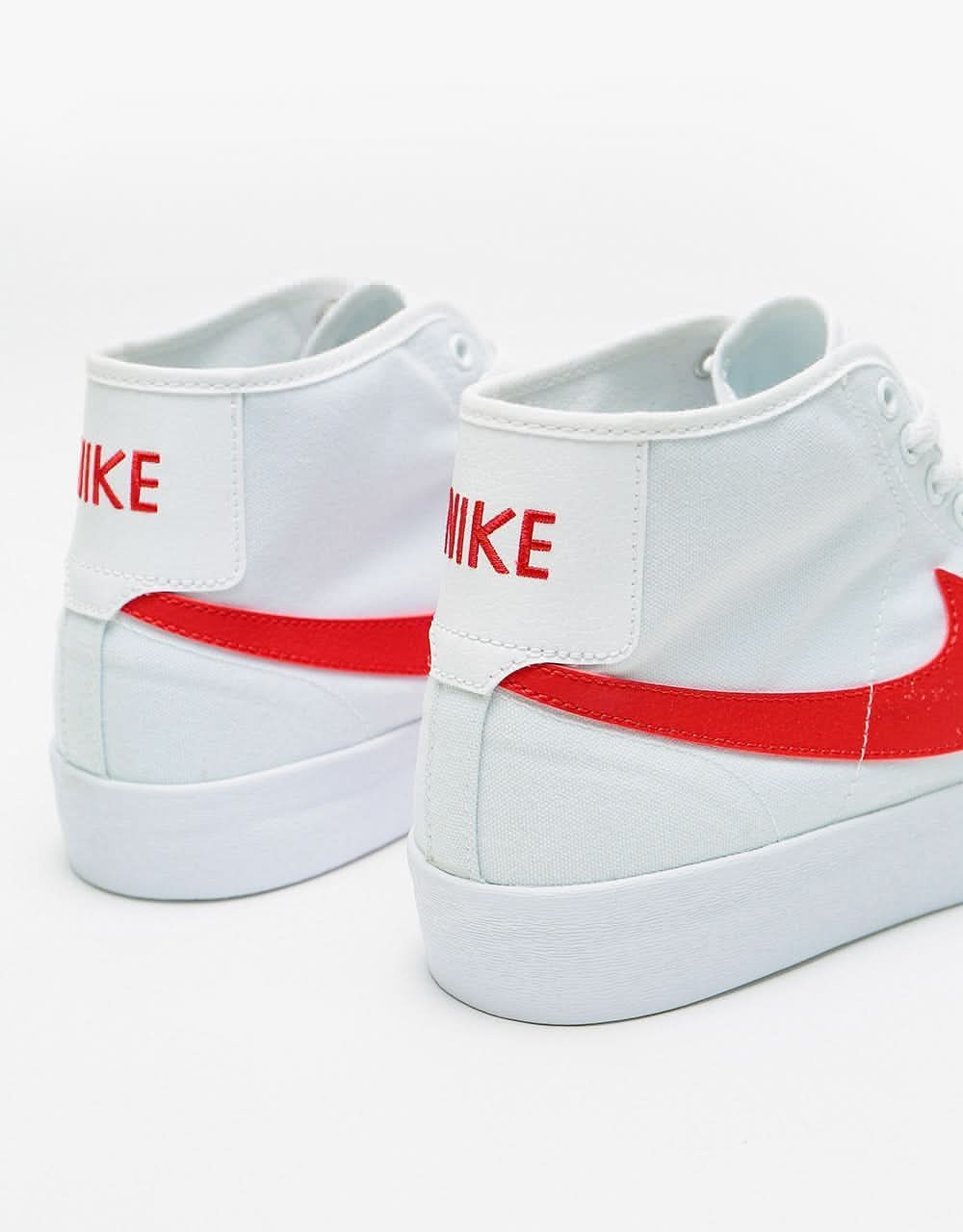 Nike SB BLZR Court Mid Skate Shoes - White/University Red-White