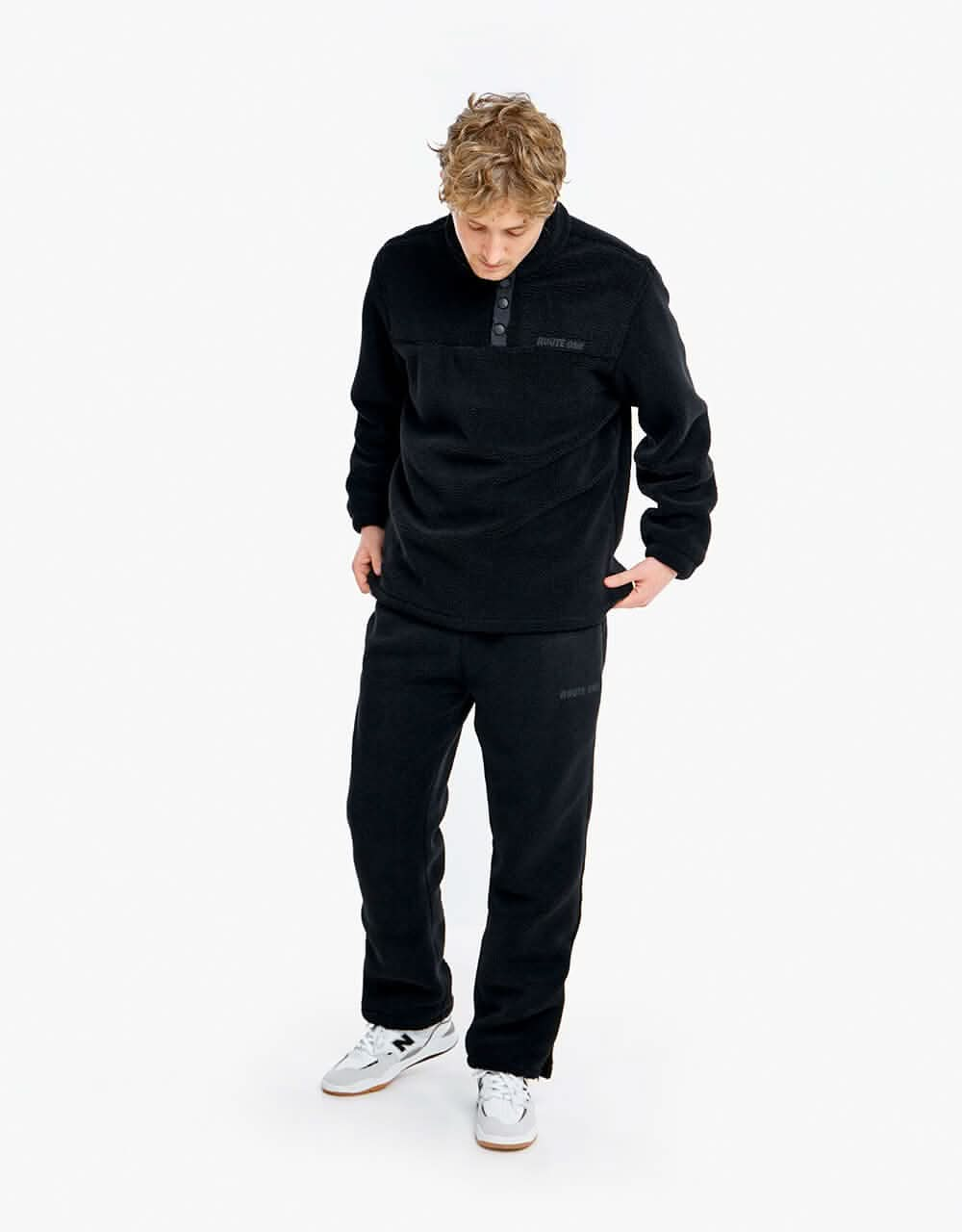 Route One Ursa Fleece - Black