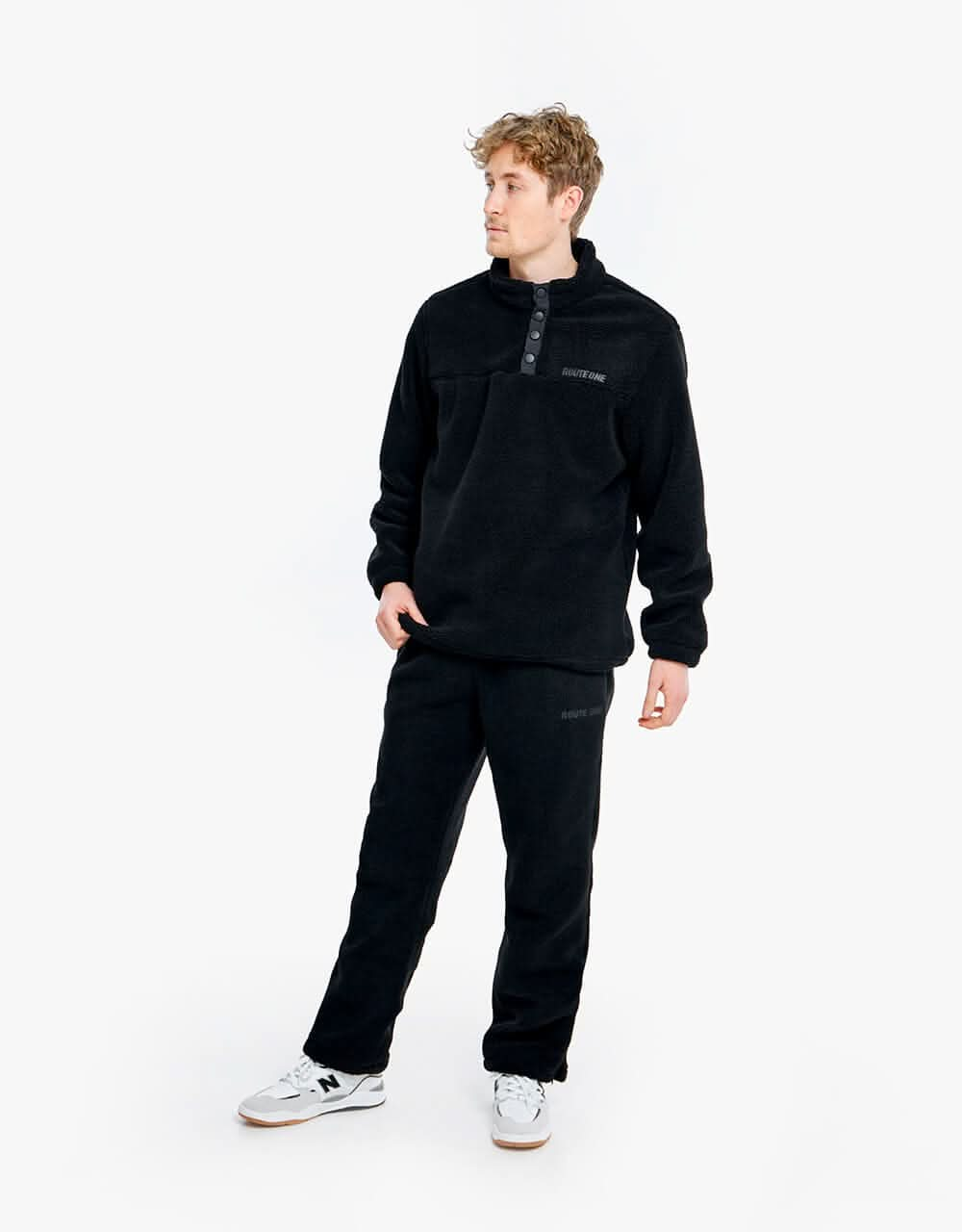 Route One Ursa Fleece - Black