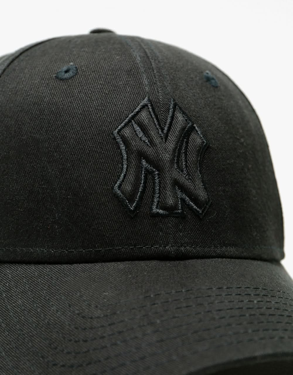 New Era 9Forty New York Yankees Raised Logo Cap - Black/Black