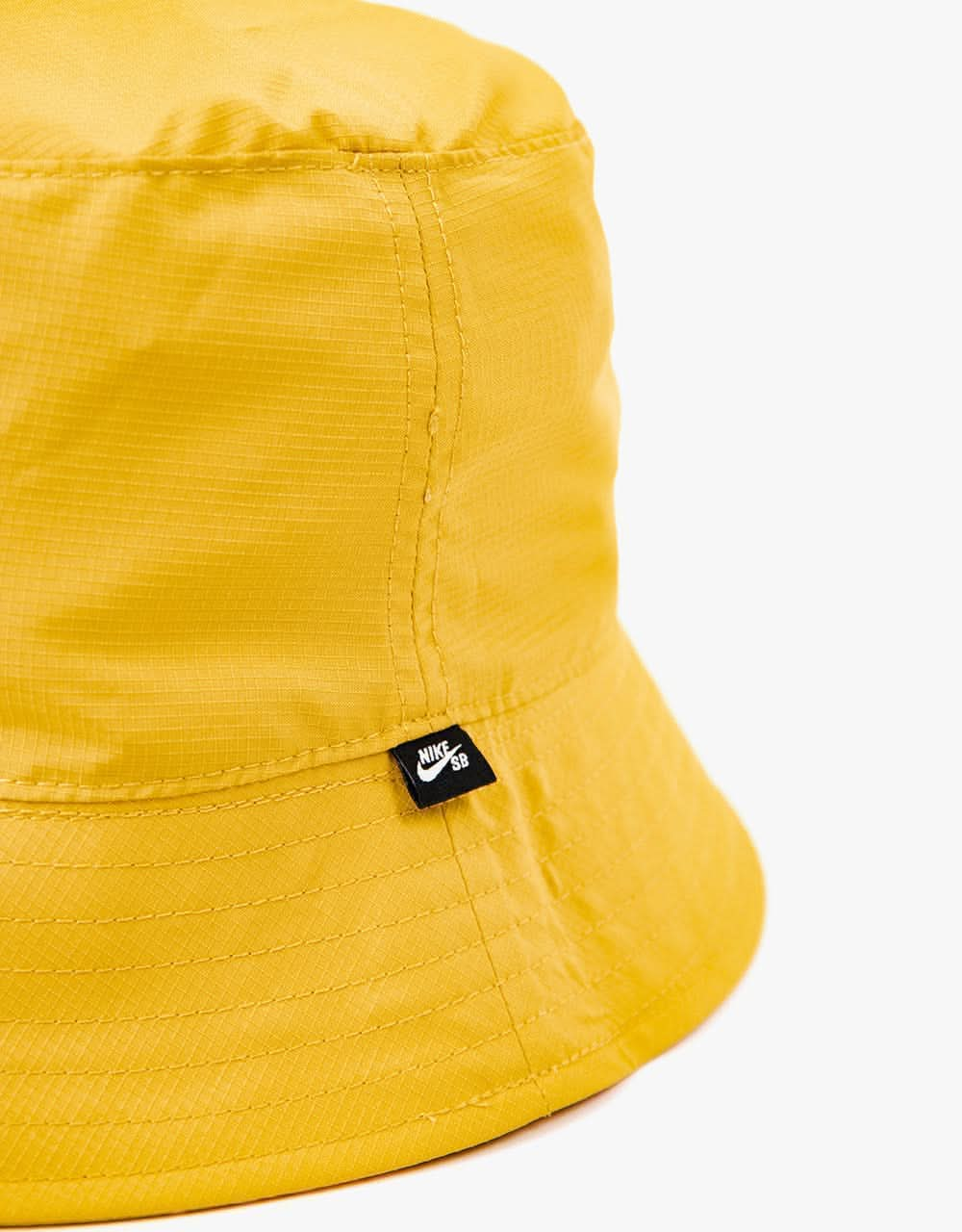 Nike SB Graphic Bucket Hat - Sanded Gold/White