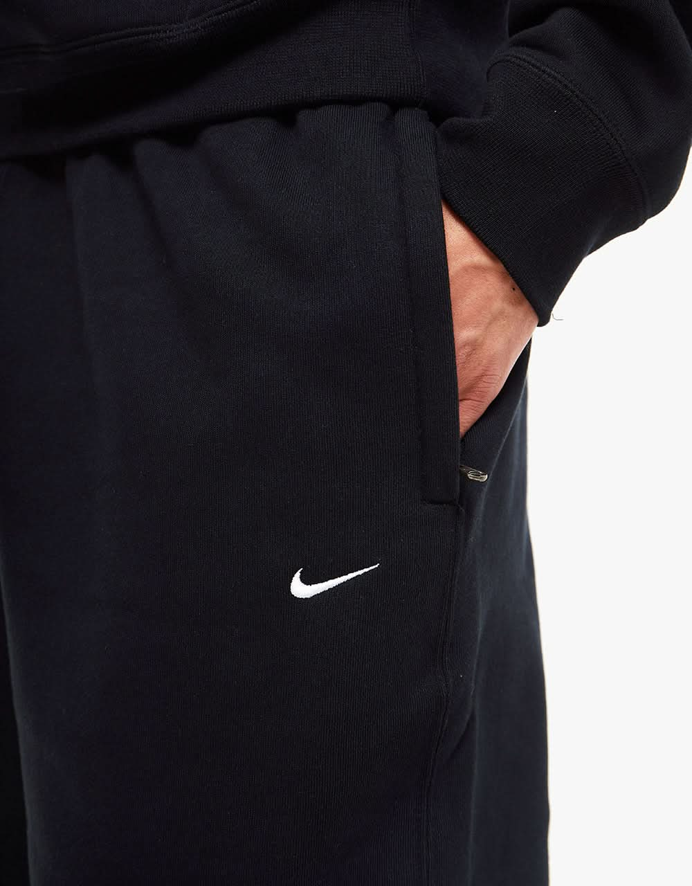 Nike Solo Swoosh Jogginghose – Schwarz/Weiß