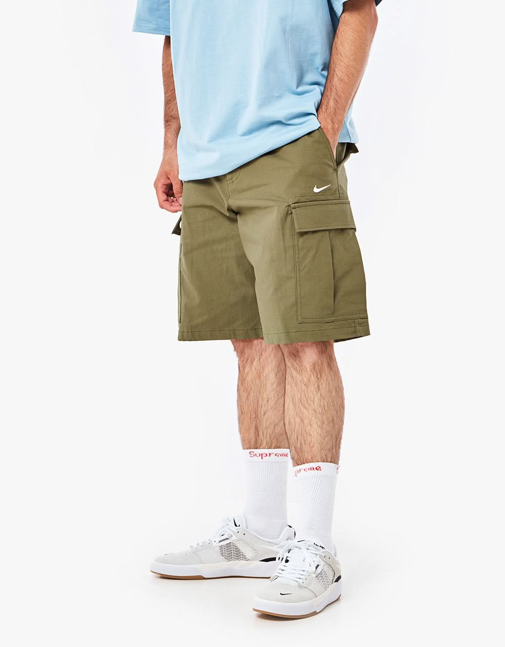 Pantaloncini Nike SB Kearny Cargo - Oliva medio/Bianco