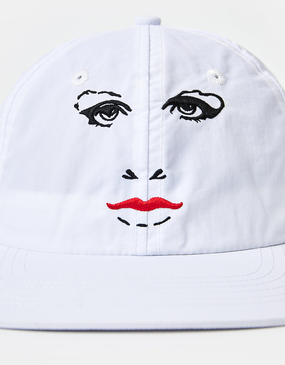 Gorra snapback con bordado de cara Hopps - Blanco