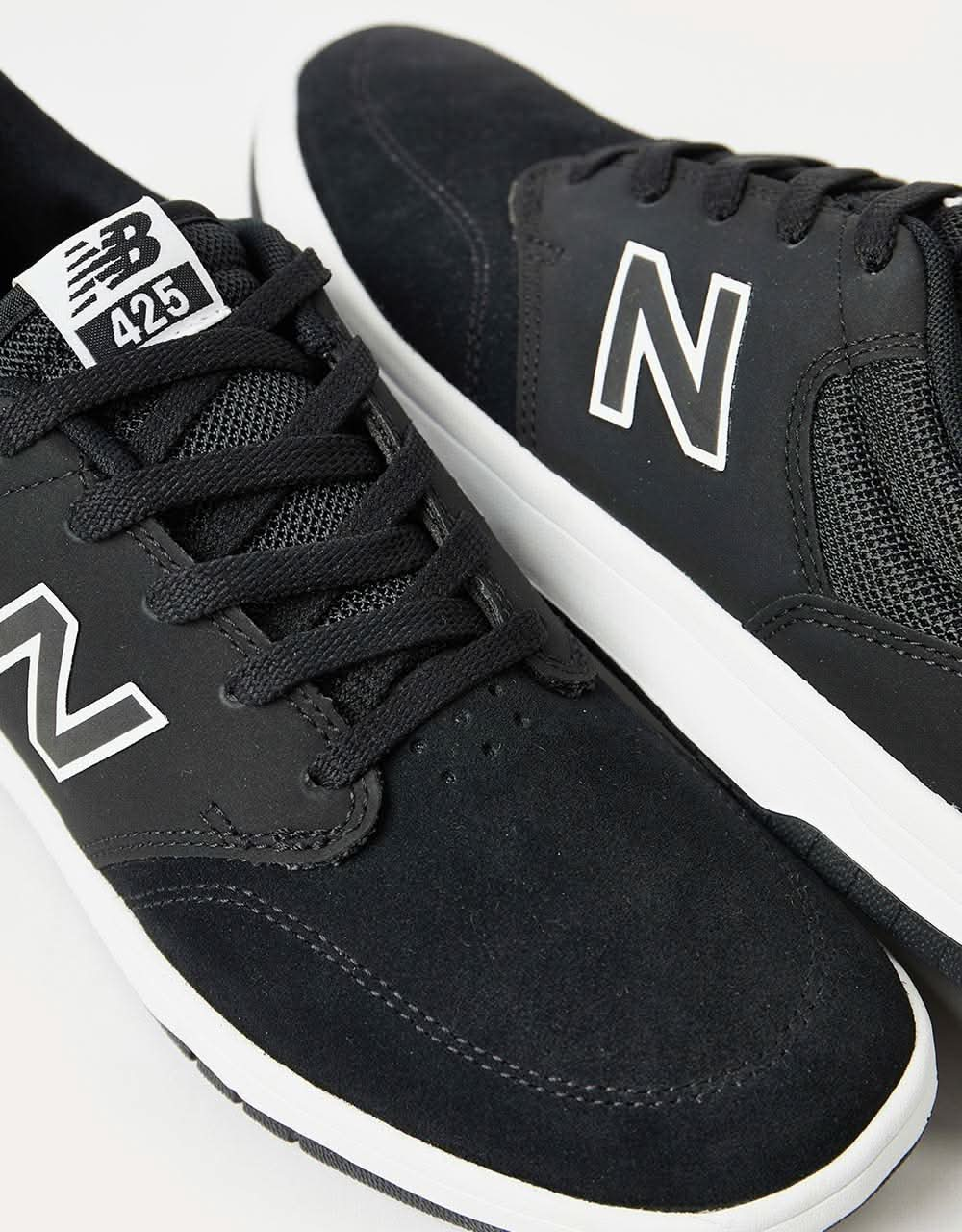 New Balance Numeric 425 Skate Shoes - Black/White