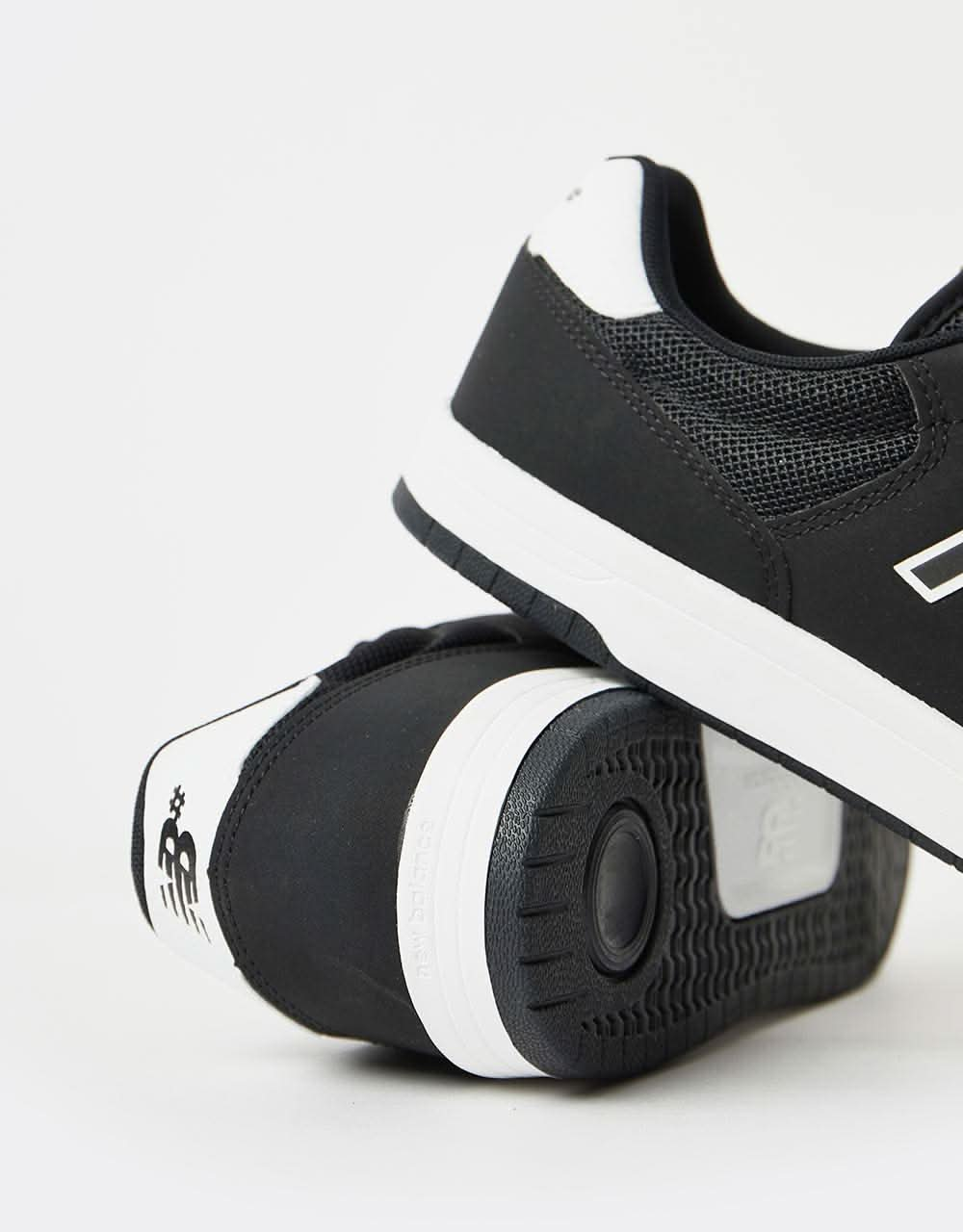 New Balance Numeric 425 Skate Shoes - Black/White