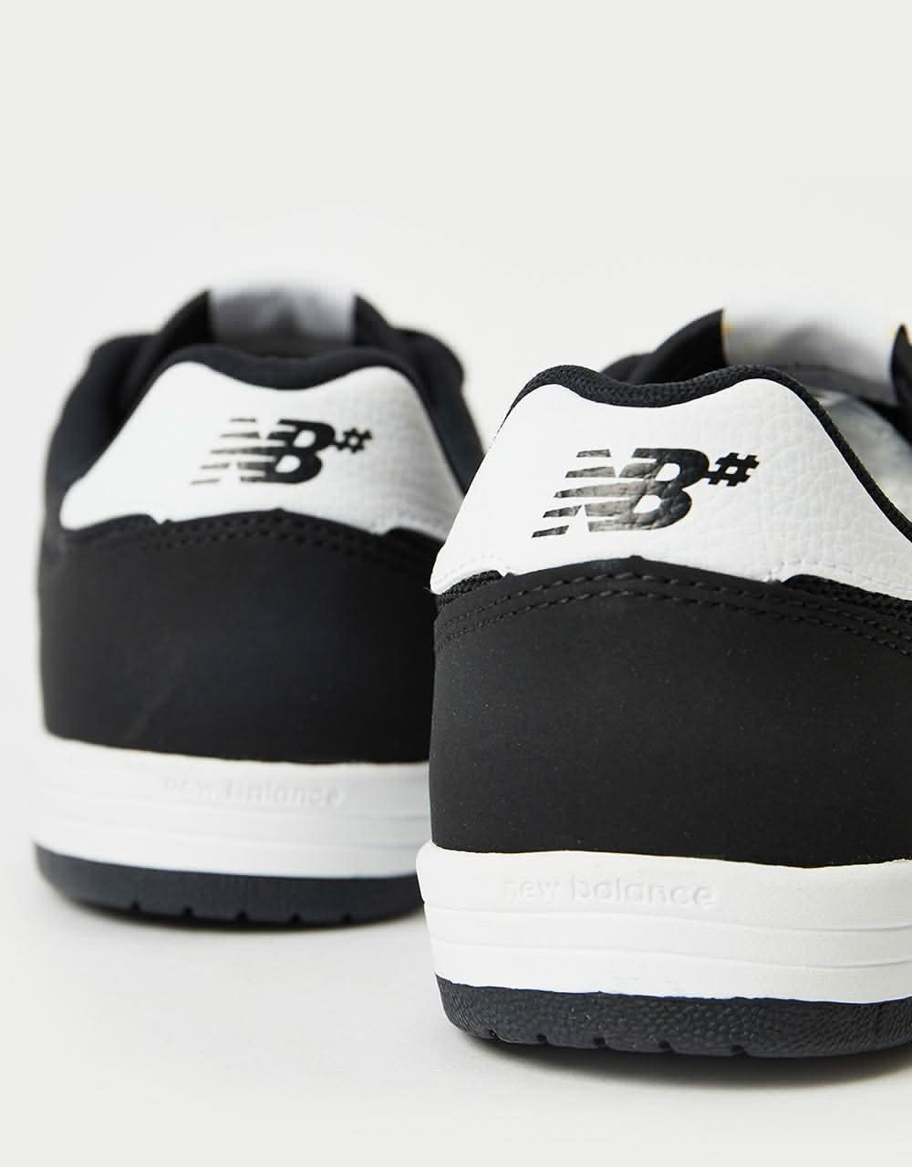 New Balance Numeric 425 Skate Shoes - Black/White