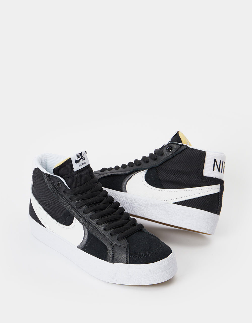 Nike SB Zoom Blazer Mid Premium Plus zapatos de skate - Negro/Blanco