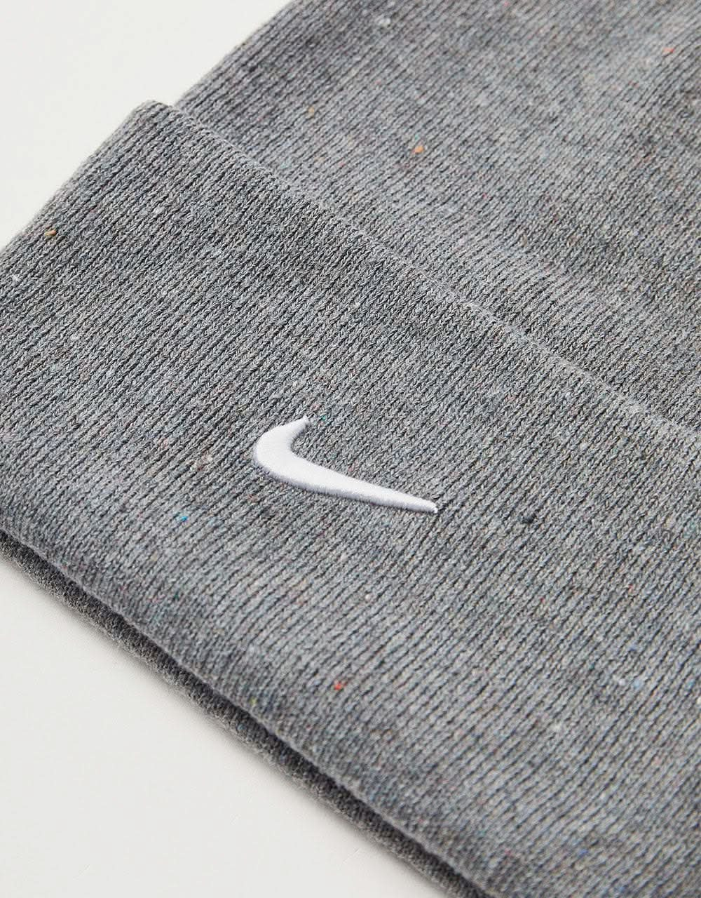 Nike NSW Utility Beanie - Smoke Grey/White