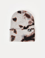 Nike NSW AOP Dye Beanie – Wolfgrau