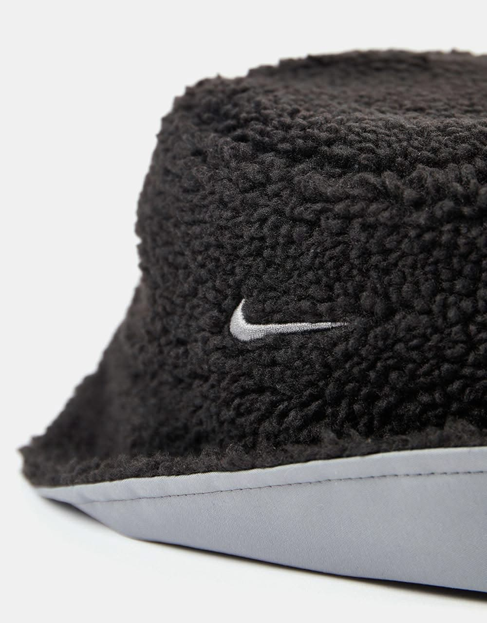 Nike NSW Reversible Sherpa Bucket Hat - Black/Smoke Grey/Smoke Grey