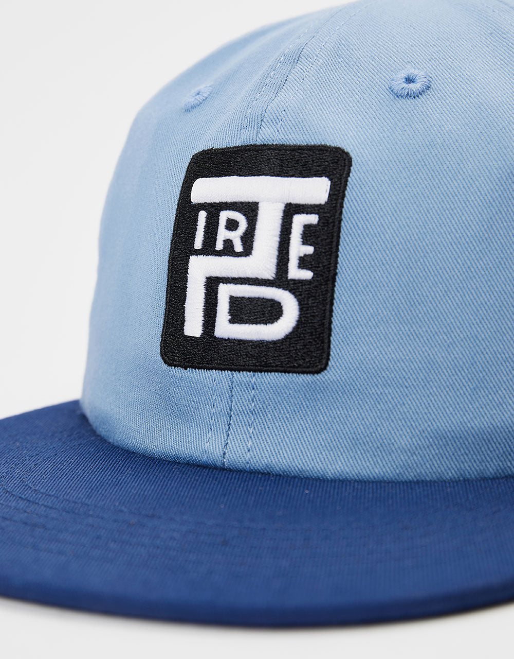 Gorra Tired Stamp de 6 paneles en 2 tonos - Azul claro/Azul marino